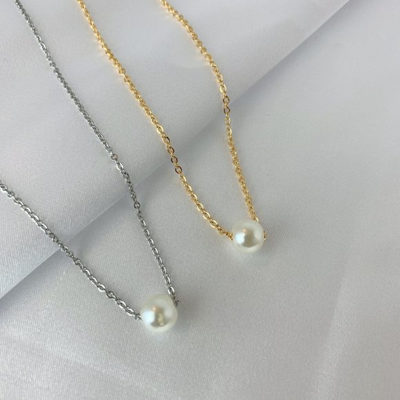Single Pearl Necklace - Picture 4 of 4